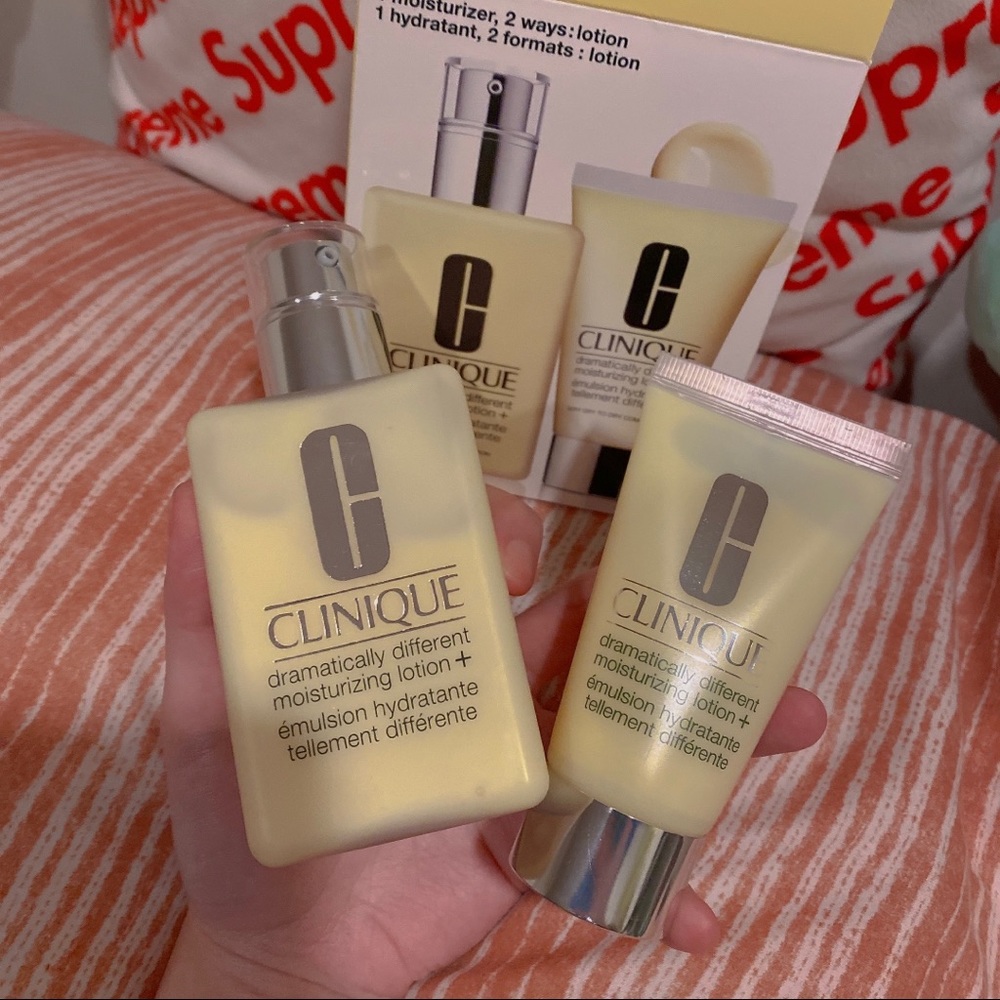 Clinique Dramatically Different Moisturizing Lotion+ Set